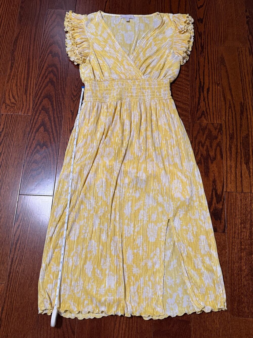 Chelsea28 Flutter Sleeve Plissé Midi Dress
🌼 Sold at Nordstrom 🌼